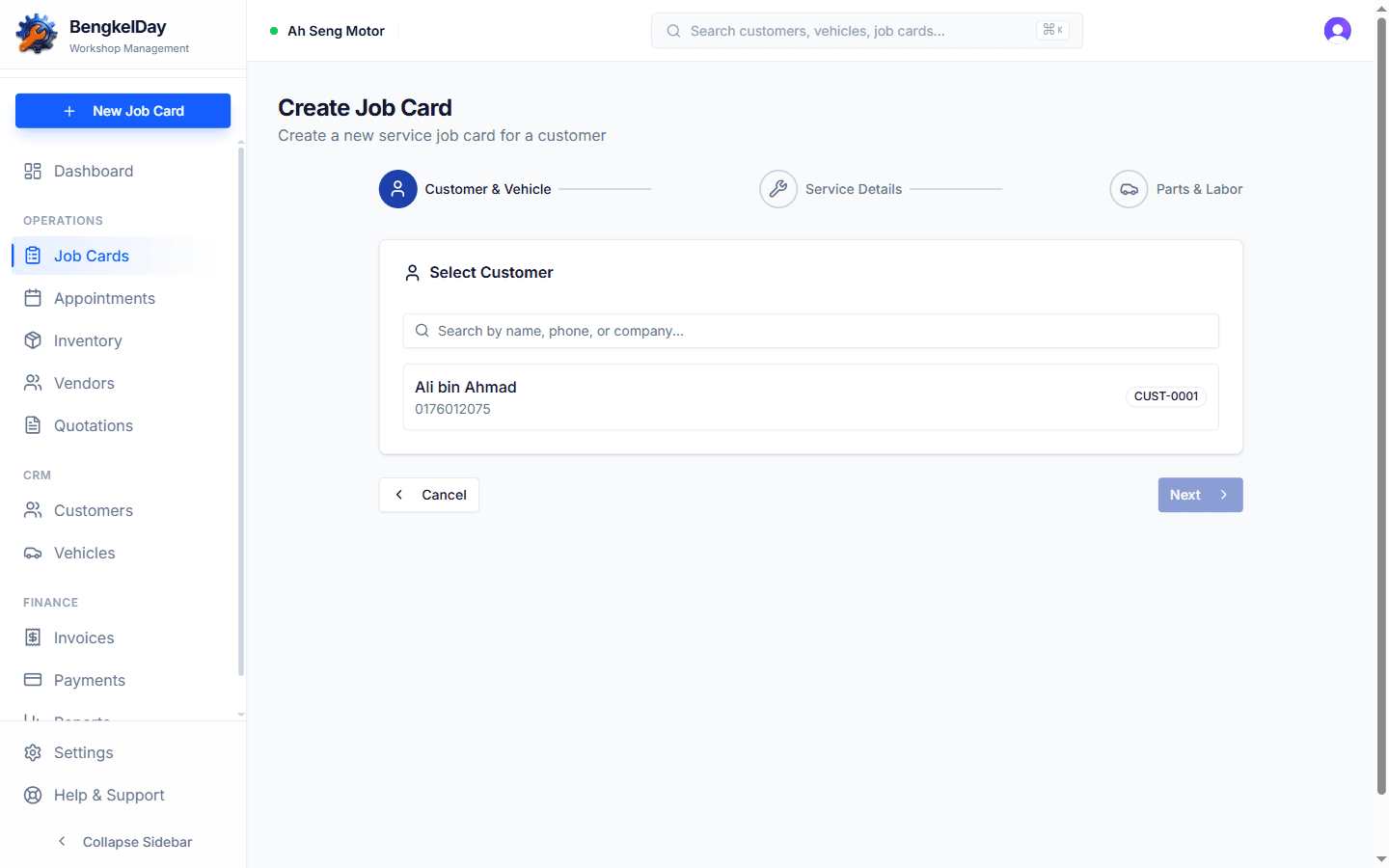 BengkelDay job card creation wizard on step one, Customer and Vehicle, with a customer search box and an existing customer listed